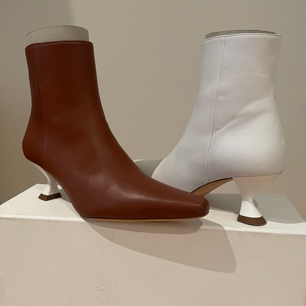 New, never been worn-Kalda all Leather two tone boots in white and beige us6